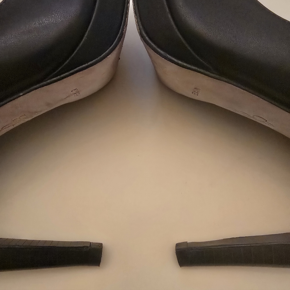 Cole Haan In Collaboration w/Nike,Black Leather Platform Rounded-Toe Pumps, Sz 8 - Picture 6 of 7